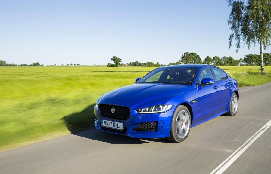  Jaguar XE 25t AWD R-Sport 2016 года  (WW) (фото 7 из 8)